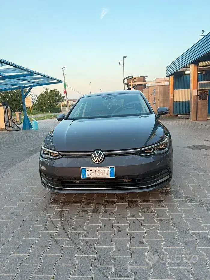 Usata VW Golf VII 116 CV (85 kW) 2021 Grigio Utilitaria