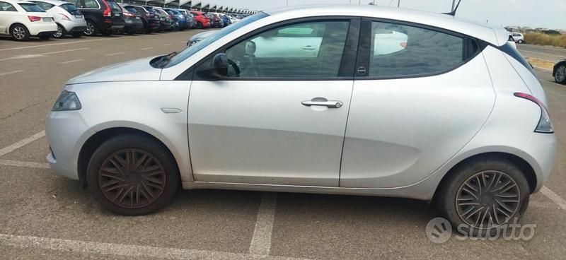 Usata Lancia Ypsilon 69 CV (50 kW) 2021 Utilitaria