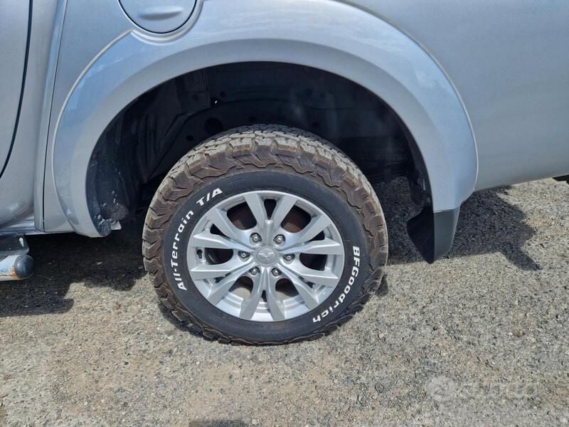 Usata Mitsubishi L200 Intense 178 CV (130 kW) 2015 Argento Pick-up