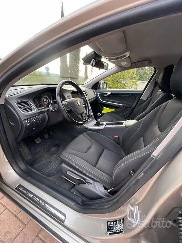 Usata Volvo V60 150 CV (110 kW) 2015 Station wagon
