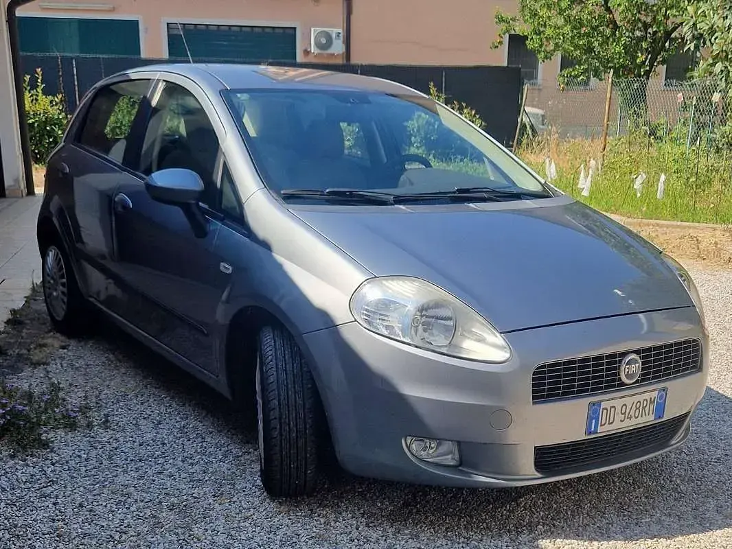 Usata Fiat Grande Punto Active 65 CV (47 kW) 2007 Grigio Utilitaria