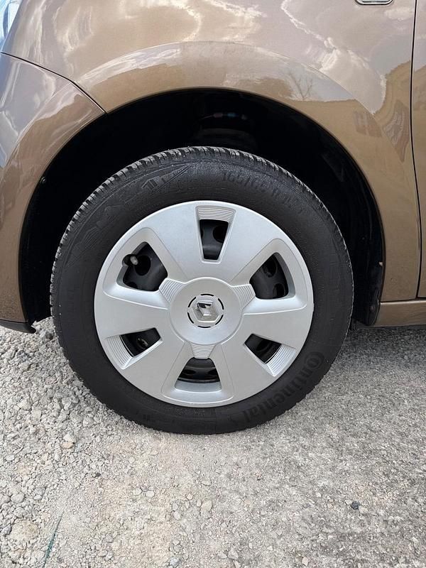 Usata Renault Twingo SE 71 CV (52 kW) 2015 Marrone Utilitaria