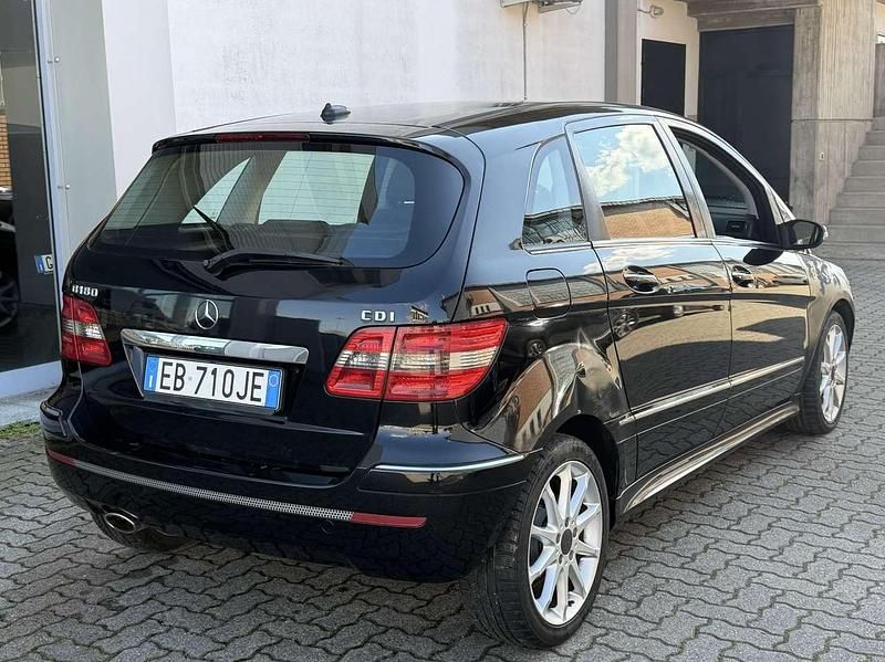 Usata Mercedes B180 109 CV (80 kW) 2010 Other Monovolume