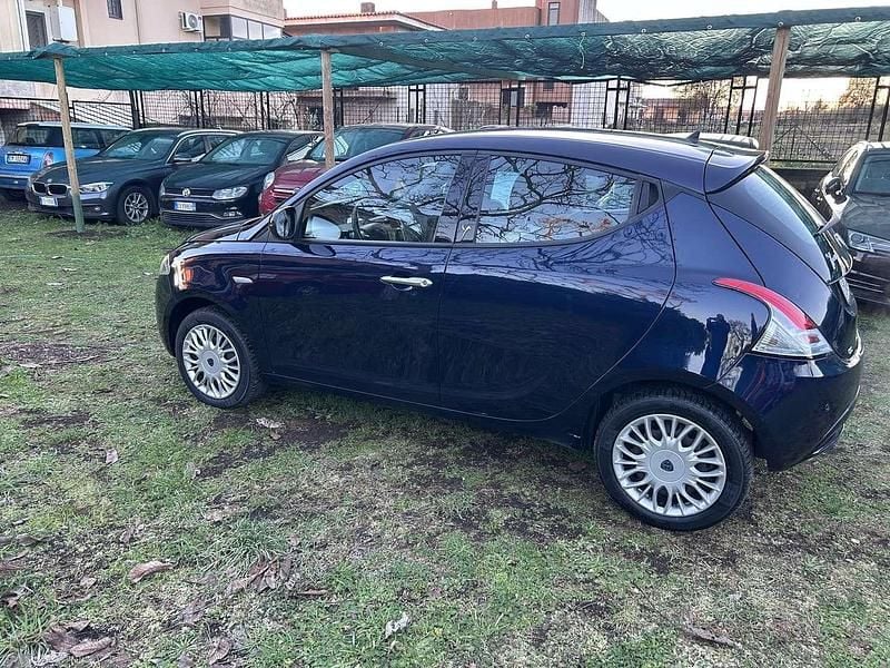 Usata Lancia Ypsilon Platinum 69 CV (50 kW) 2017 Other Utilitaria