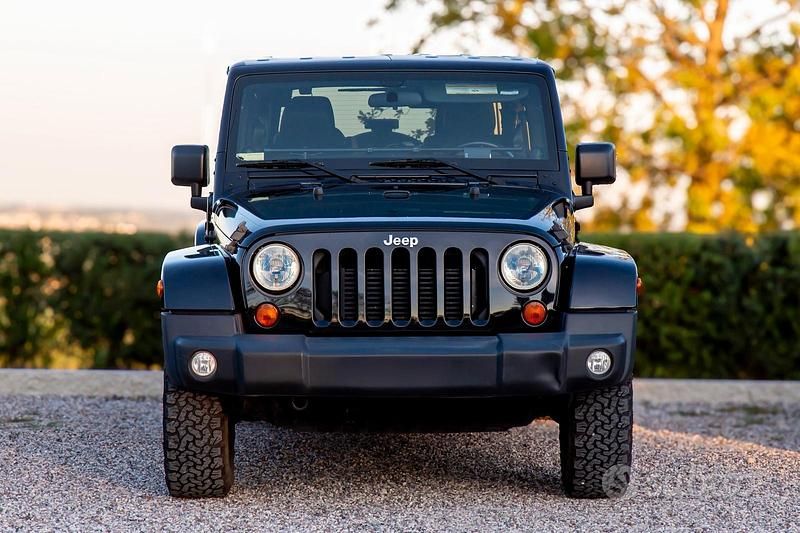 Usata Jeep Wrangler Unlimited Sahara 200 CV (147 kW) 2011 Nero SUV