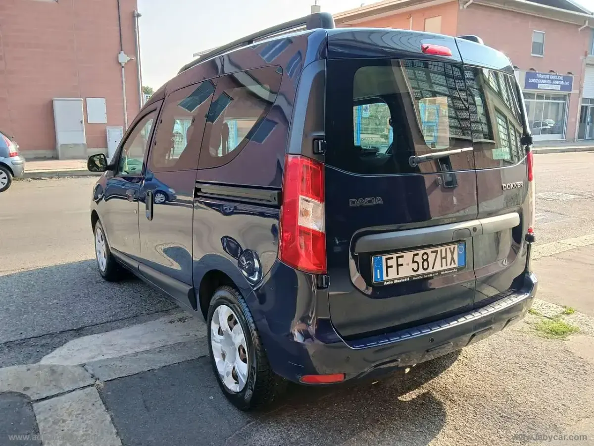 Usata Dacia Dokker Lauréate 75 CV (55 kW) 2016 Blu/azzurro Monovolume