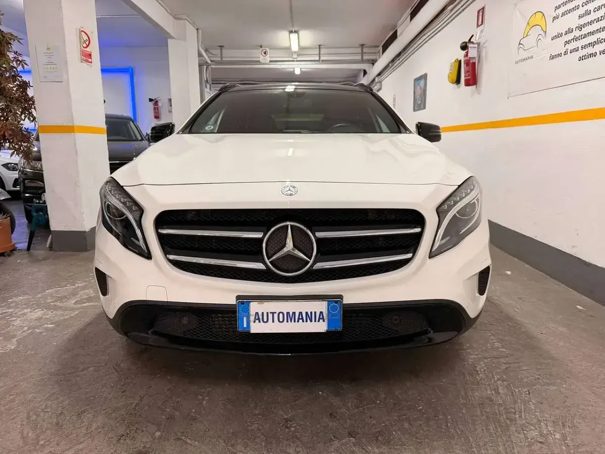 Usata Mercedes GLA200 136 CV (100 kW) 2014 Bianco SUV