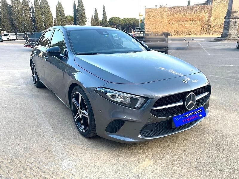 Usata Mercedes A180 Premium 115 CV (84 kW) 2022 Grigio Berlina