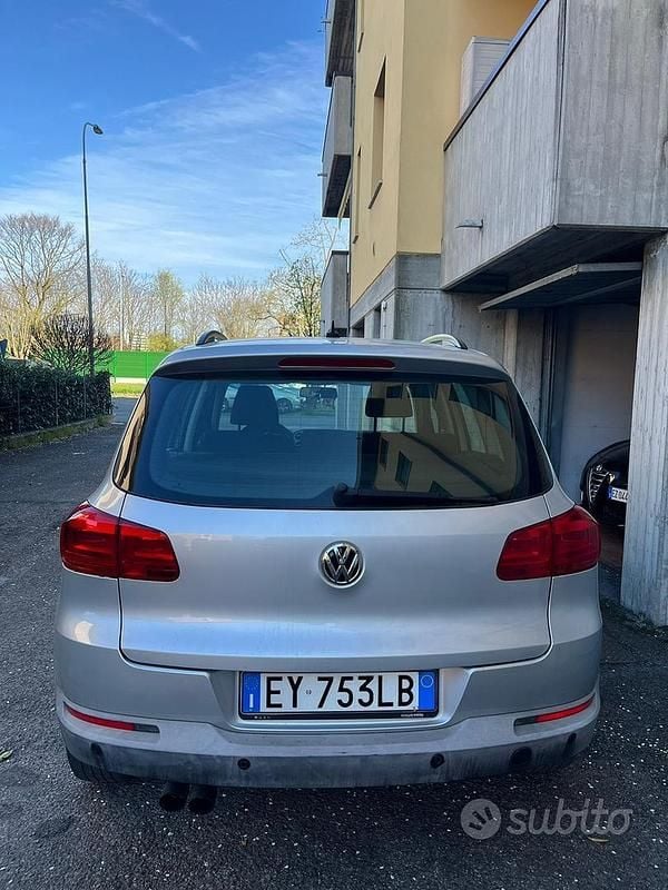 Usata VW Tiguan Trendline 122 CV (89 kW) 2015 Grigio SUV