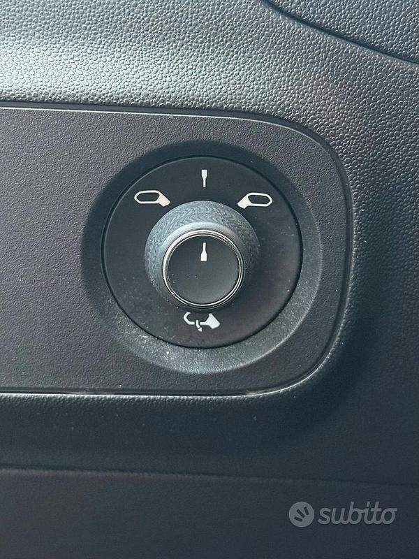 Usata Citroën C3 PureTech 82 CV (60 kW) 2022 Grigio Utilitaria