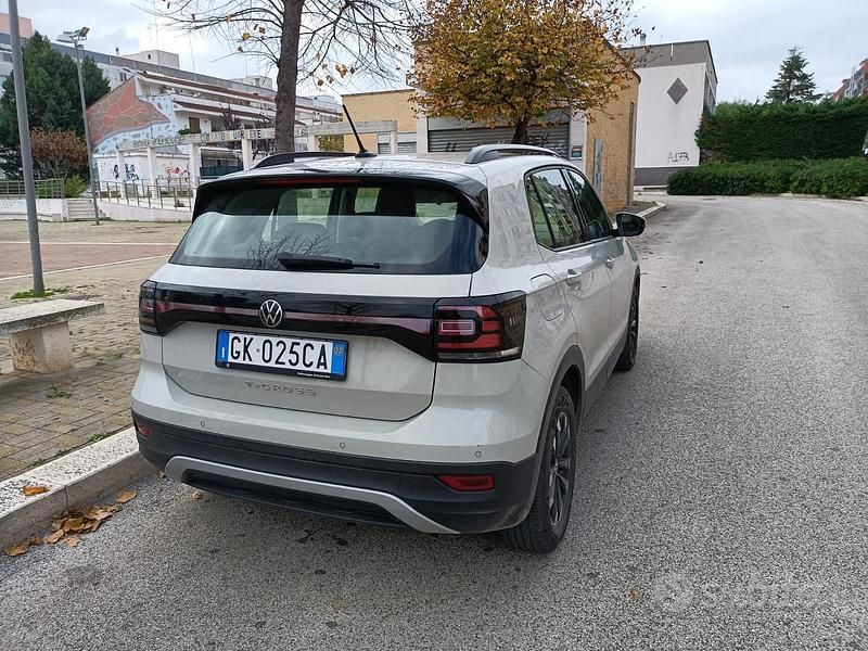 Usata VW T-Roc Life 110 CV (80 kW) 2022 SUV