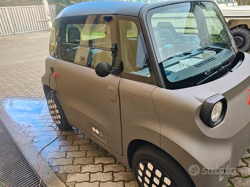 Nuova Citroën AMI 2025 Grigio Berlina