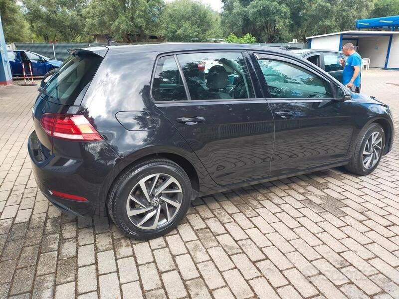 Usata VW Golf VII Highline 116 CV (85 kW) 2018 Nero