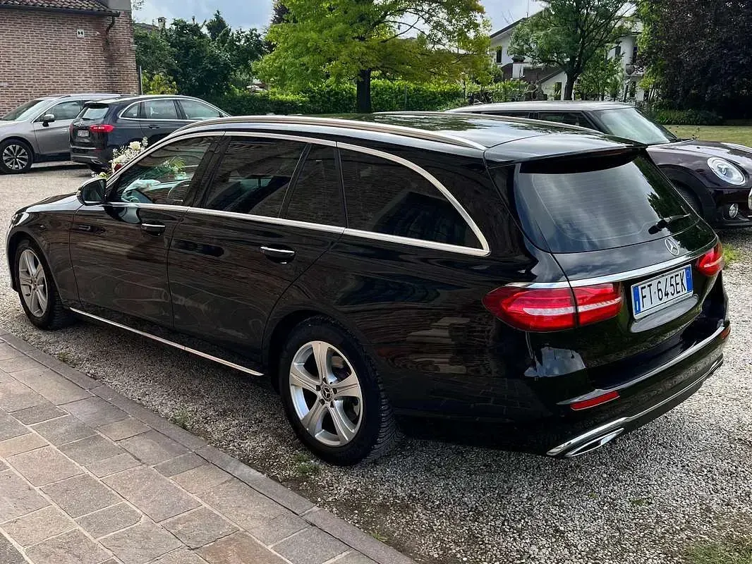 Usata Mercedes E220 Business 150 CV (110 kW) 2018 Nero Station wagon
