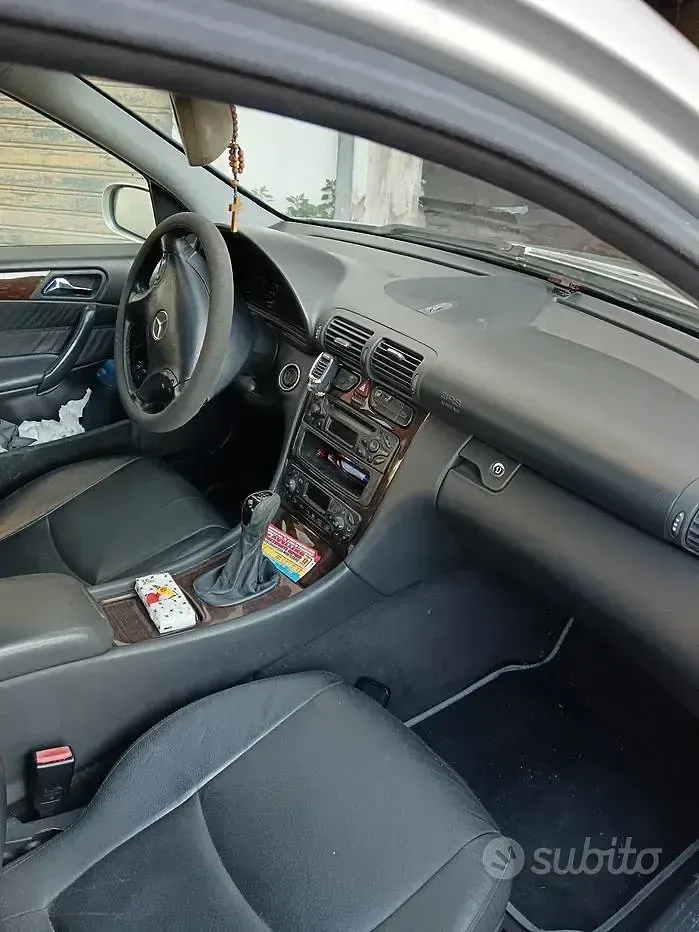 Usata Mercedes 220 143 CV (105 kW) 2003 Grigio Berlina