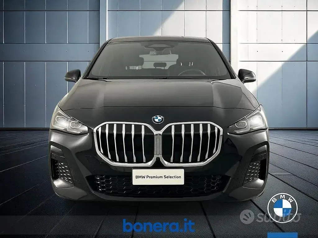 Gebraucht BMW 218 Active Tourer Comfort Edition 150 PS (110 kW) 2024 Schwarz Van / Kleinbus