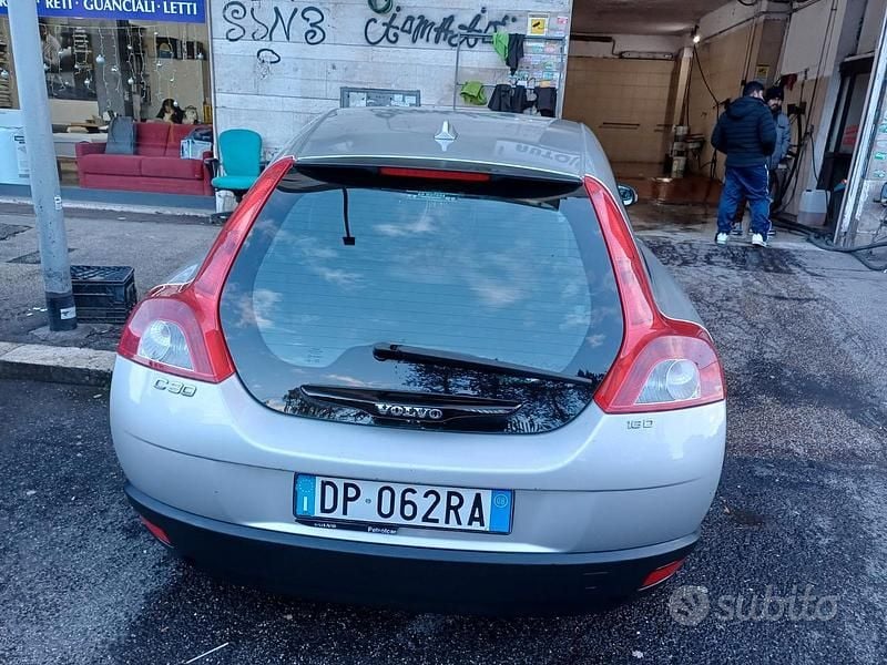 Usata Volvo C30 109 CV (80 kW) 2008 Grigio Utilitaria