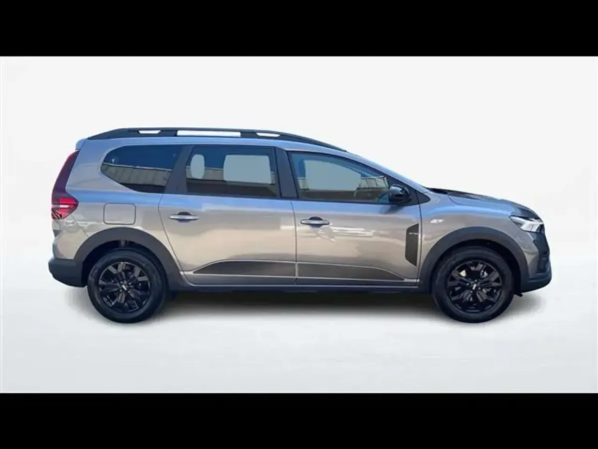 Usata Dacia Jogger Extreme 94 CV (69 kW) 2023 Grigio scuro Monovolume