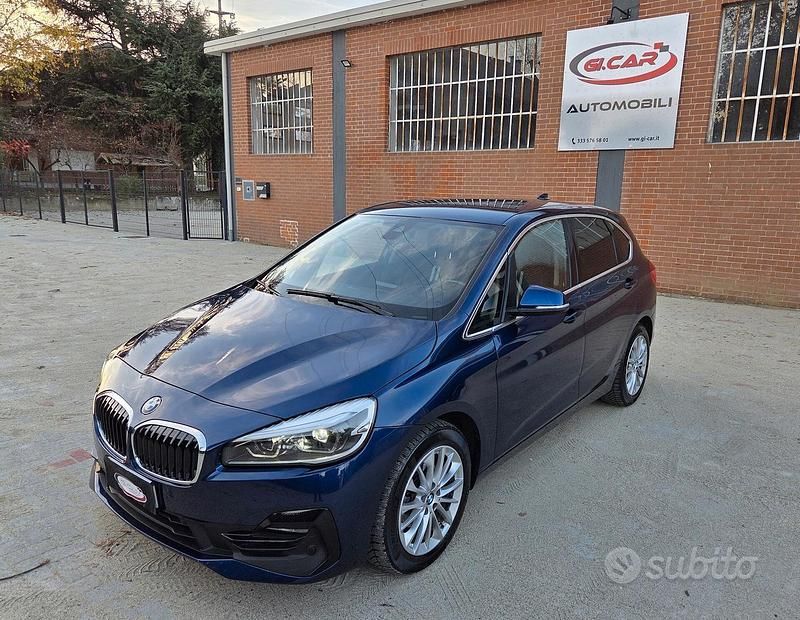 Usata BMW 218 Sport Line 140 CV (102 kW) 2019 Blu Station wagon