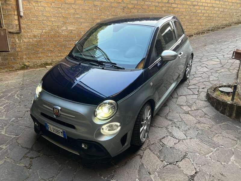 Argento Usata 2018 Abarth 695 Due volumi | 28.000 € (Molto cara) - Immagine 1/4