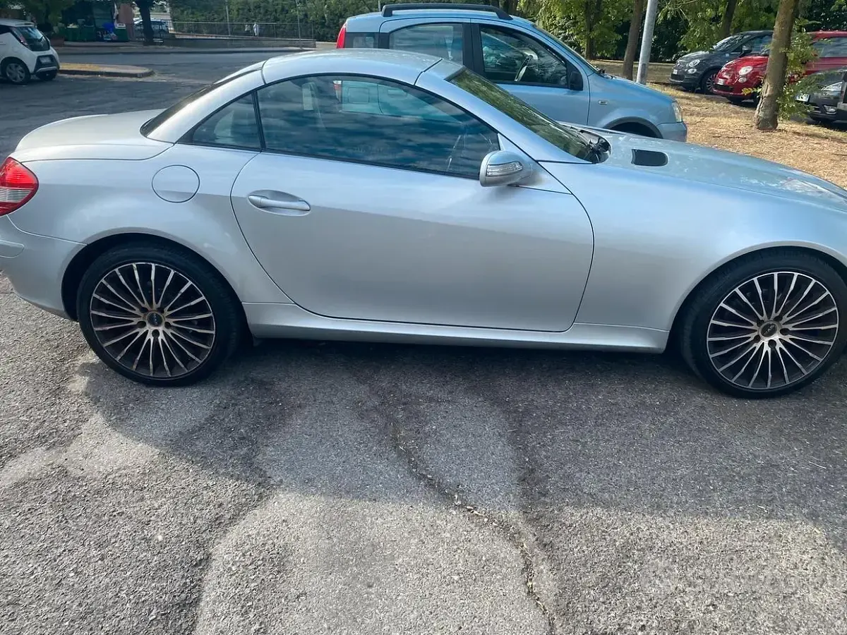 Usata Mercedes SLK200 163 CV (119 kW) 2006 Grigio Cabrio