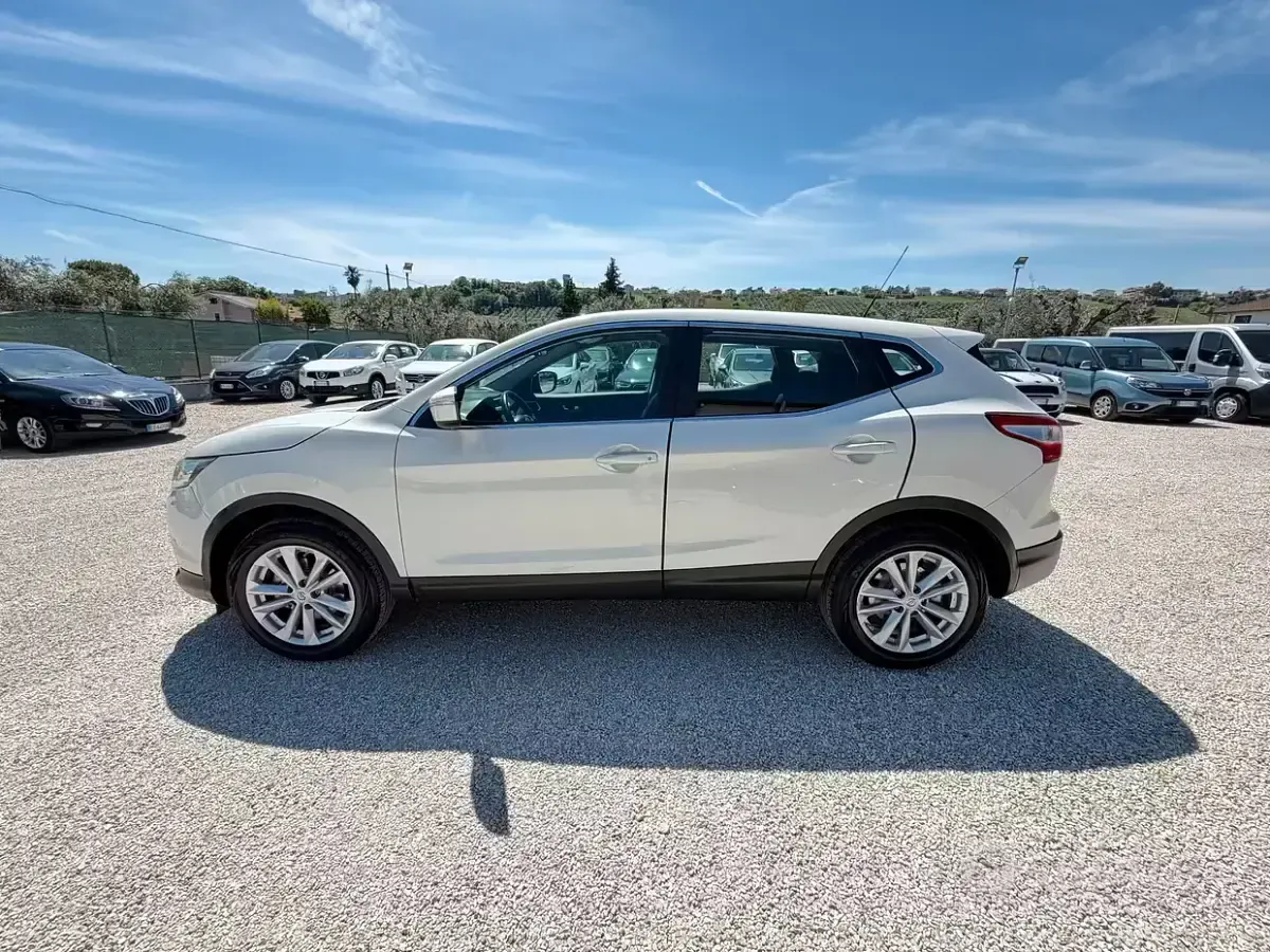 Usata Nissan Qashqai 110 CV (80 kW) 2015 Bianco SUV