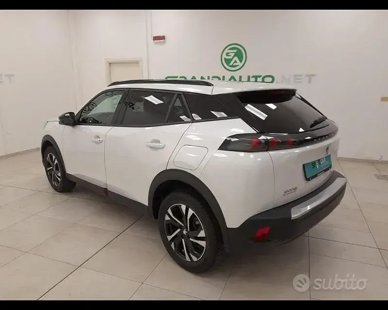 Usata Peugeot 2008 Allure 110 CV (80 kW) 2022 Bianco SUV