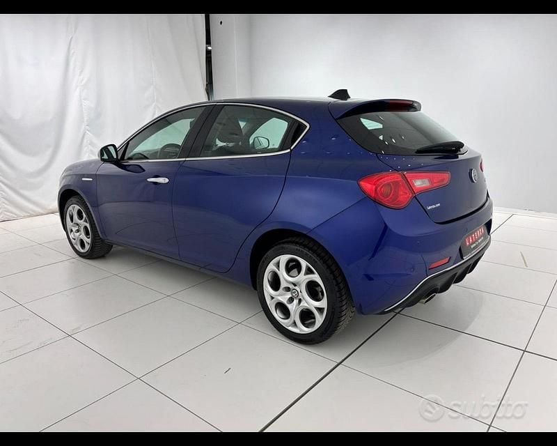 Usata Alfa Romeo Giulietta Super 120 CV (88 kW) 2019 Grigio Utilitaria