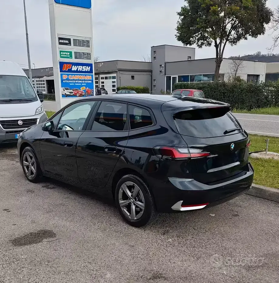 Usata BMW 218 150 CV (110 kW) 2022 Nero Monovolume