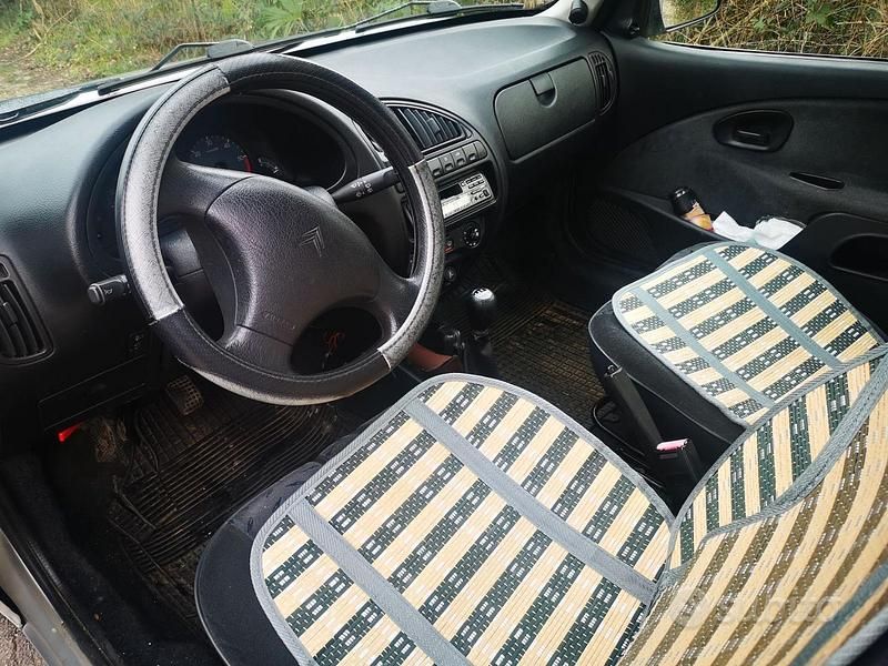 Usata Citroën Saxo Elegance 57 CV (41 kW) 2002 Grigio Utilitaria