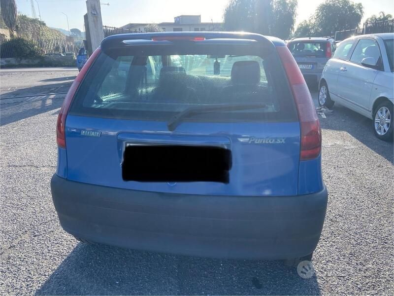 Usata Fiat Punto 59 CV (43 kW) 1998 Blu Utilitaria