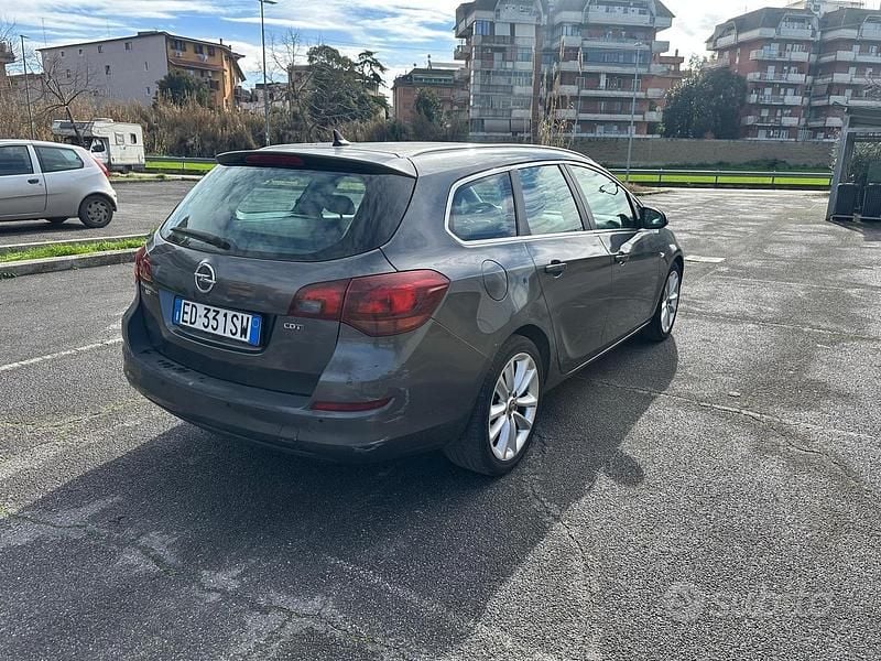 Usata Opel Astra Cosmo 110 CV (80 kW) 2011 Grigio Station wagon