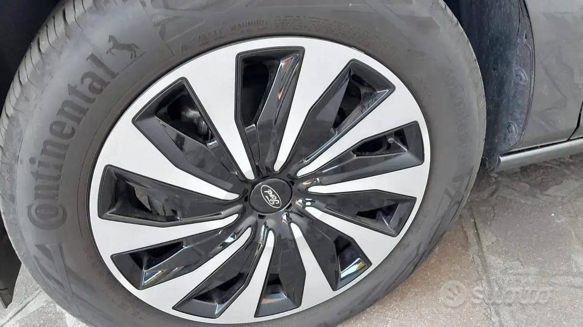 Usata Ford Fiesta Titanium 75 CV (55 kW) 2023 Grigio Utilitaria