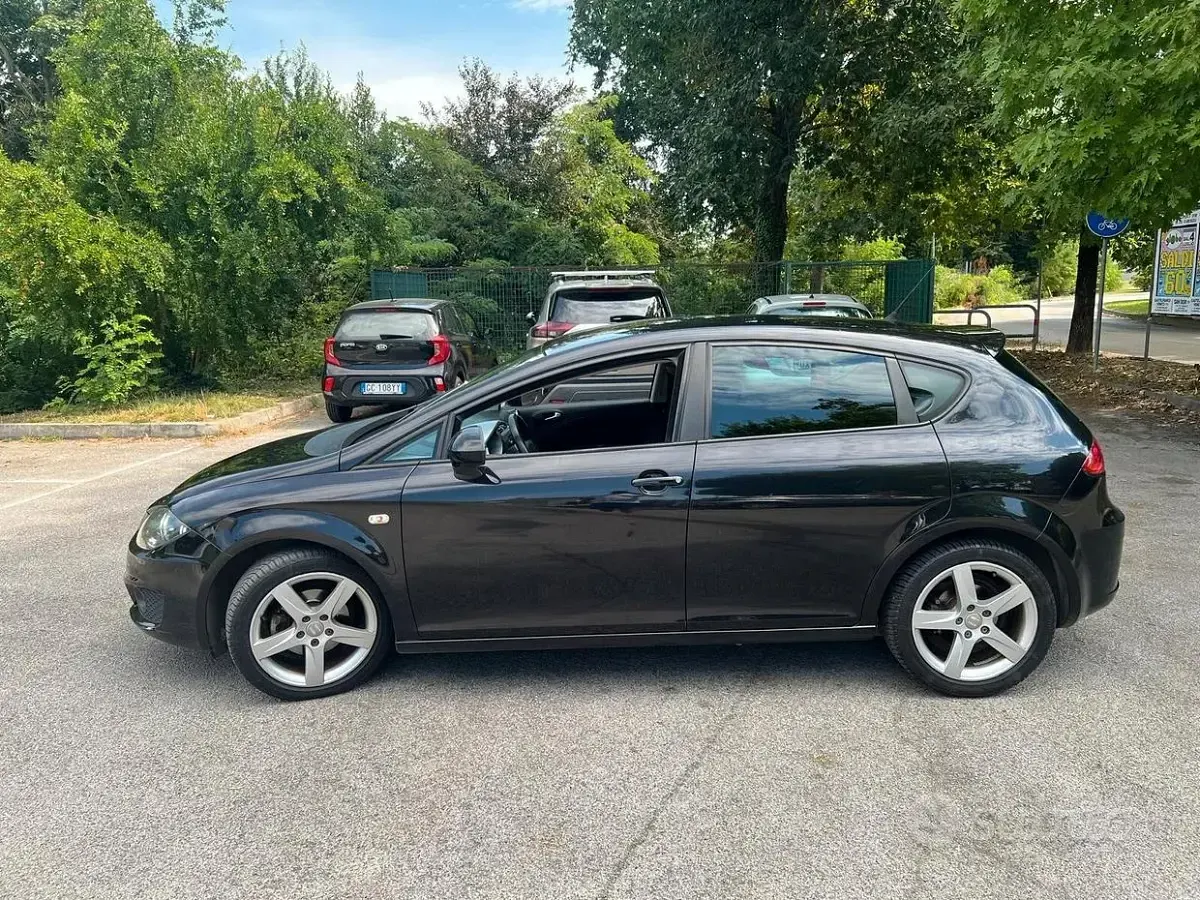 Usata Seat Leon 105 CV (77 kW) 2010 Utilitaria