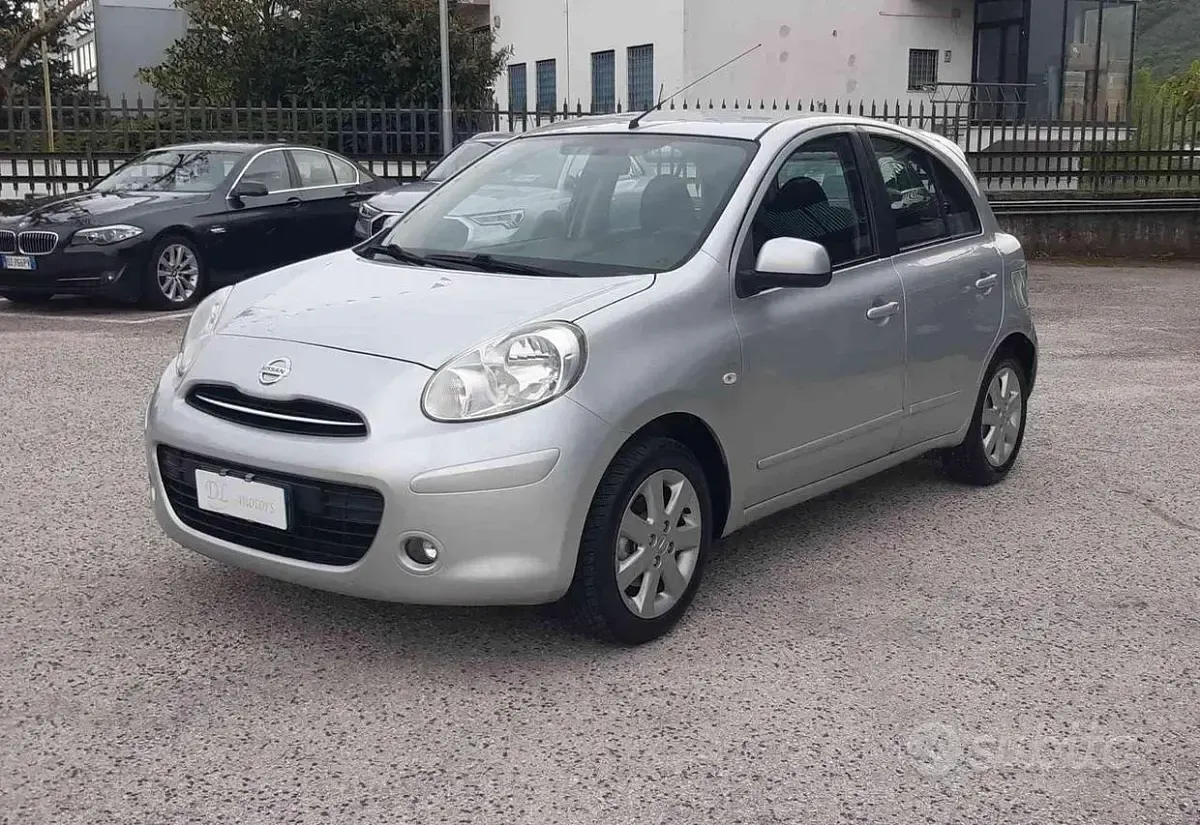 Usata Nissan Micra Acenta 98 CV (72 kW) 2012 Grigio Utilitaria