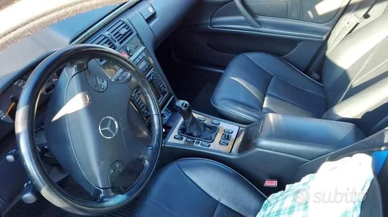 Usata Mercedes E270 170 CV (125 kW) 2002 Berlina