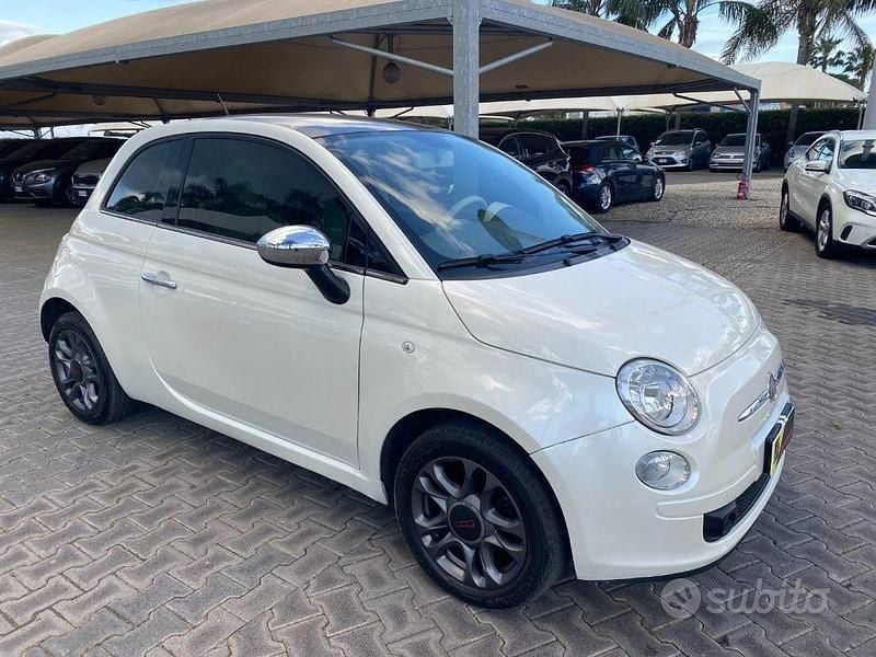 Usata Fiat 500 Lounge 69 CV (50 kW) 2010 Bianco Utilitaria