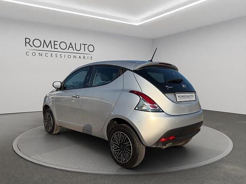 Usata Lancia Ypsilon Gold 84 CV (61 kW) 2021 Argento Utilitaria