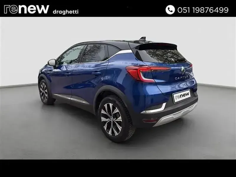 Usata Renault Captur Techno 90 CV (66 kW) 2024 Blu scuro SUV