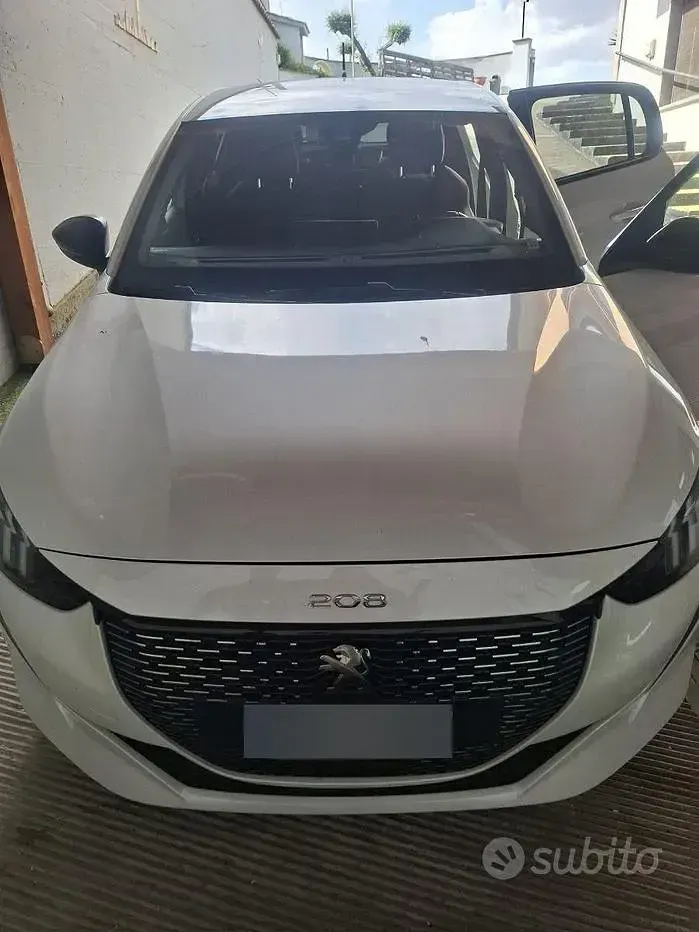 Usata Peugeot 208 GT 101 CV (74 kW) 2021 Bianco Utilitaria