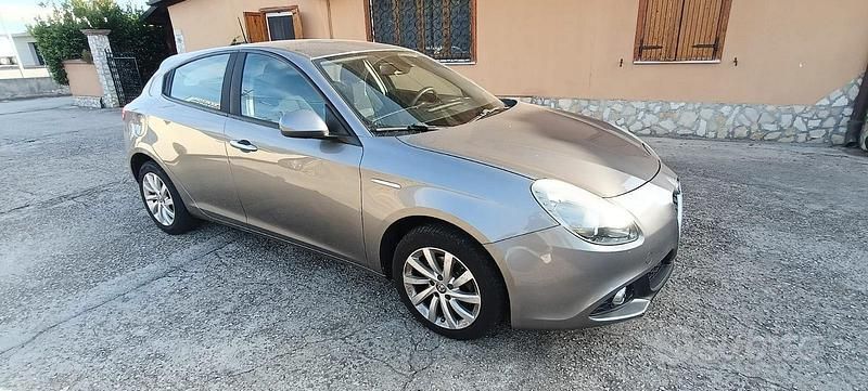 Usata Alfa Romeo Giulietta 120 CV (88 kW) 2017 Grigio Utilitaria