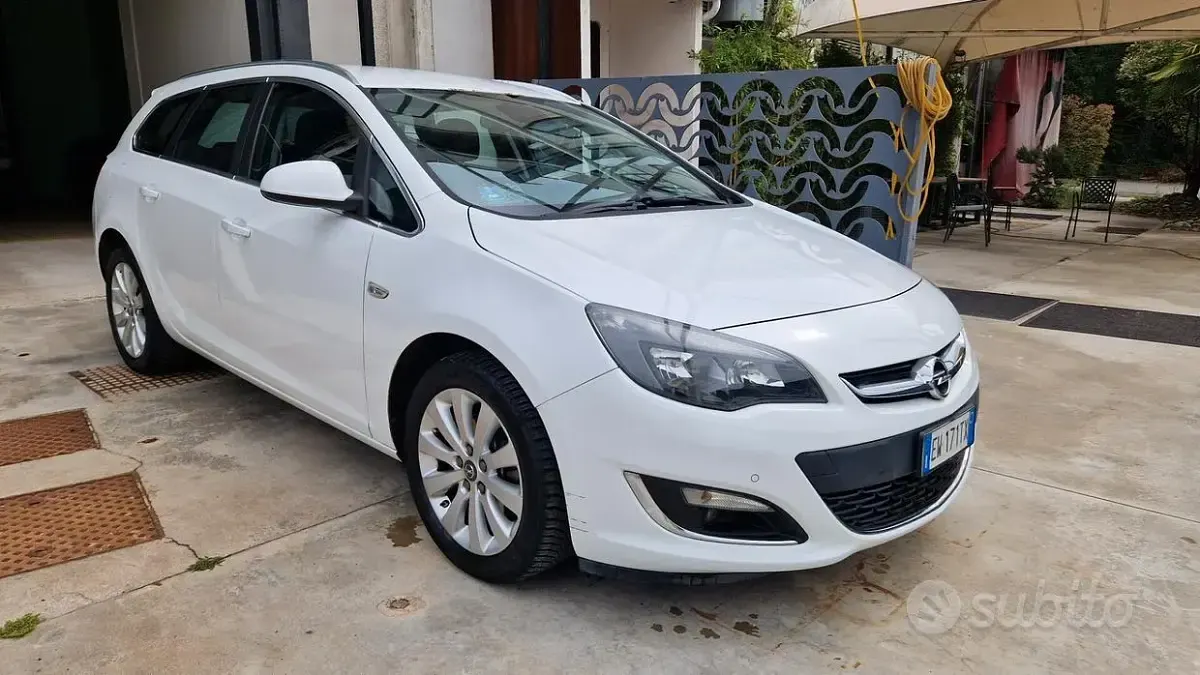 Gebraucht Opel Astra S 136 PS (100 kW) 2014 Weiß Kombi