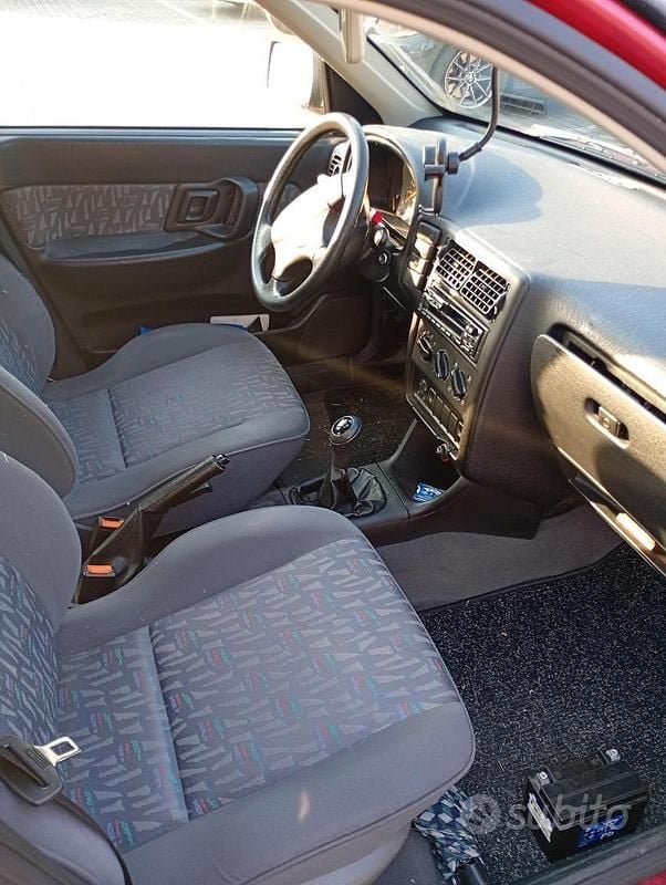 Usata Seat Cordoba 1995 Rosso Berlina