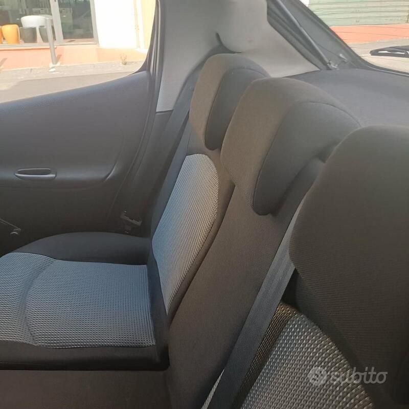 Usata Peugeot 206 68 CV (50 kW) 2005 Grigio Berlina