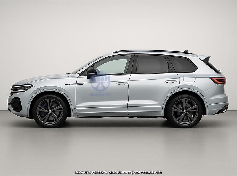 Usata VW Touareg R 462 CV (339 kW) 2024 Grigio SUV