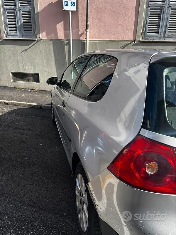 Usata VW Golf IV 116 CV (85 kW) 2005 Grigio Berlina