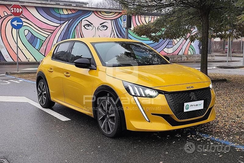 Usata Peugeot 208 GT-line 101 CV (74 kW) 2020 Giallo Utilitaria