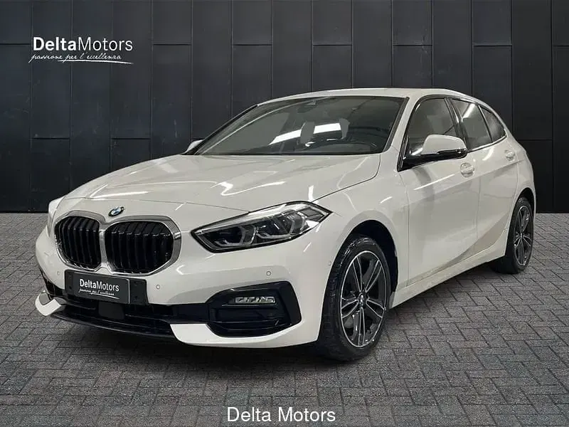 Usata BMW 116 Sport Line 109 CV (80 kW) 2020 Bianco Utilitaria
