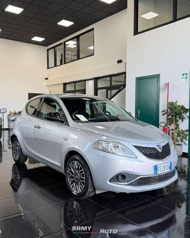 Usata Lancia Ypsilon S 95 CV (69 kW) 2016 Grigio Utilitaria