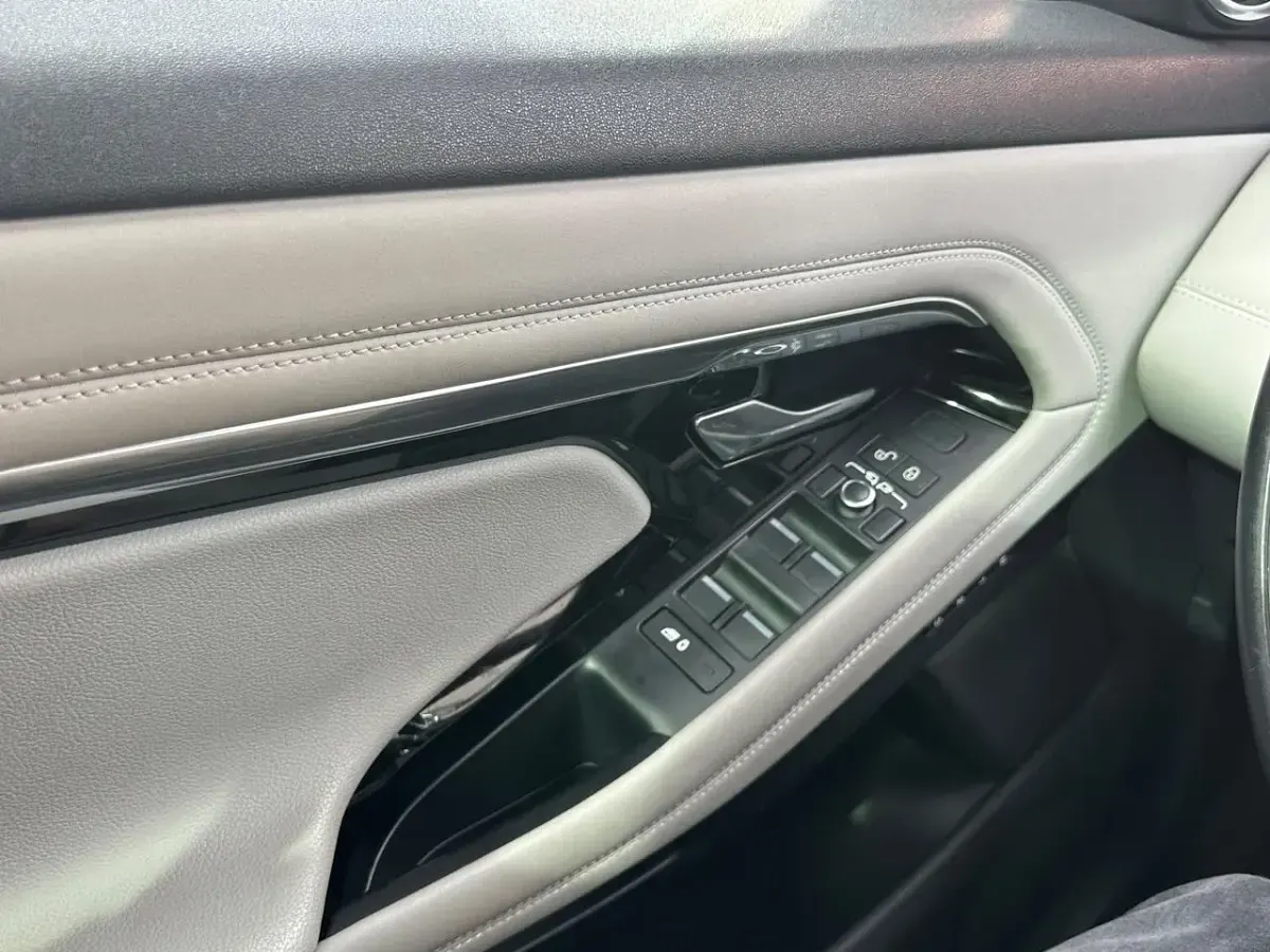 Usata Land Rover Range Rover evoque HSE Dynamic 179 CV (131 kW) 2019 Grigio SUV